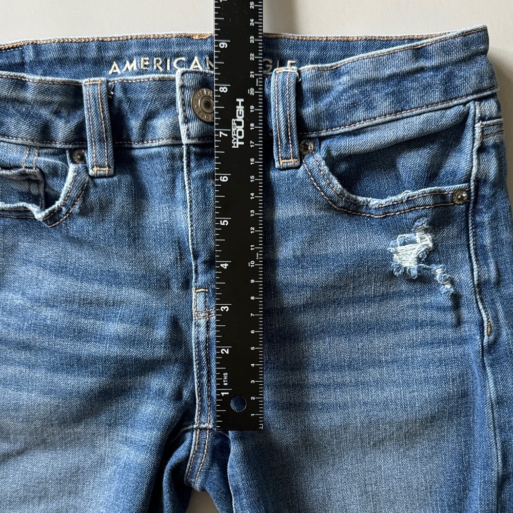 Women’s American Eagle Distressed Blue Jean Shorts The Dream Jean Midi Size 4 - Picture 6 of 9